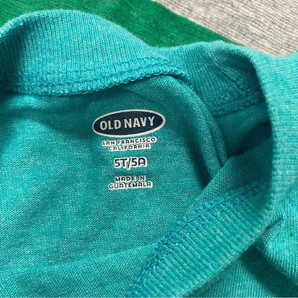 Old Navy Kids Graphic and Striped T-Shirts Set
Of 3 Long And Short Sleeve 5T - Picture 6 of 7